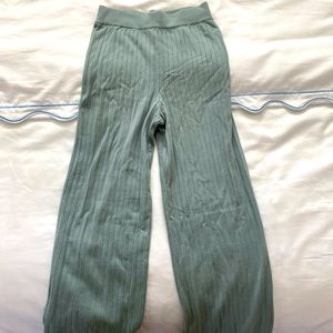 Abercrombie sweater pants size small short
